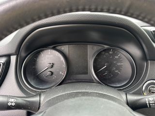 2019 Nissan Rogue SL - Interior Instrument Cluster / Odometer Image